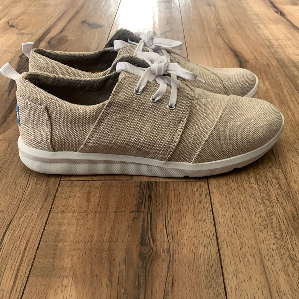 Tom sneakers